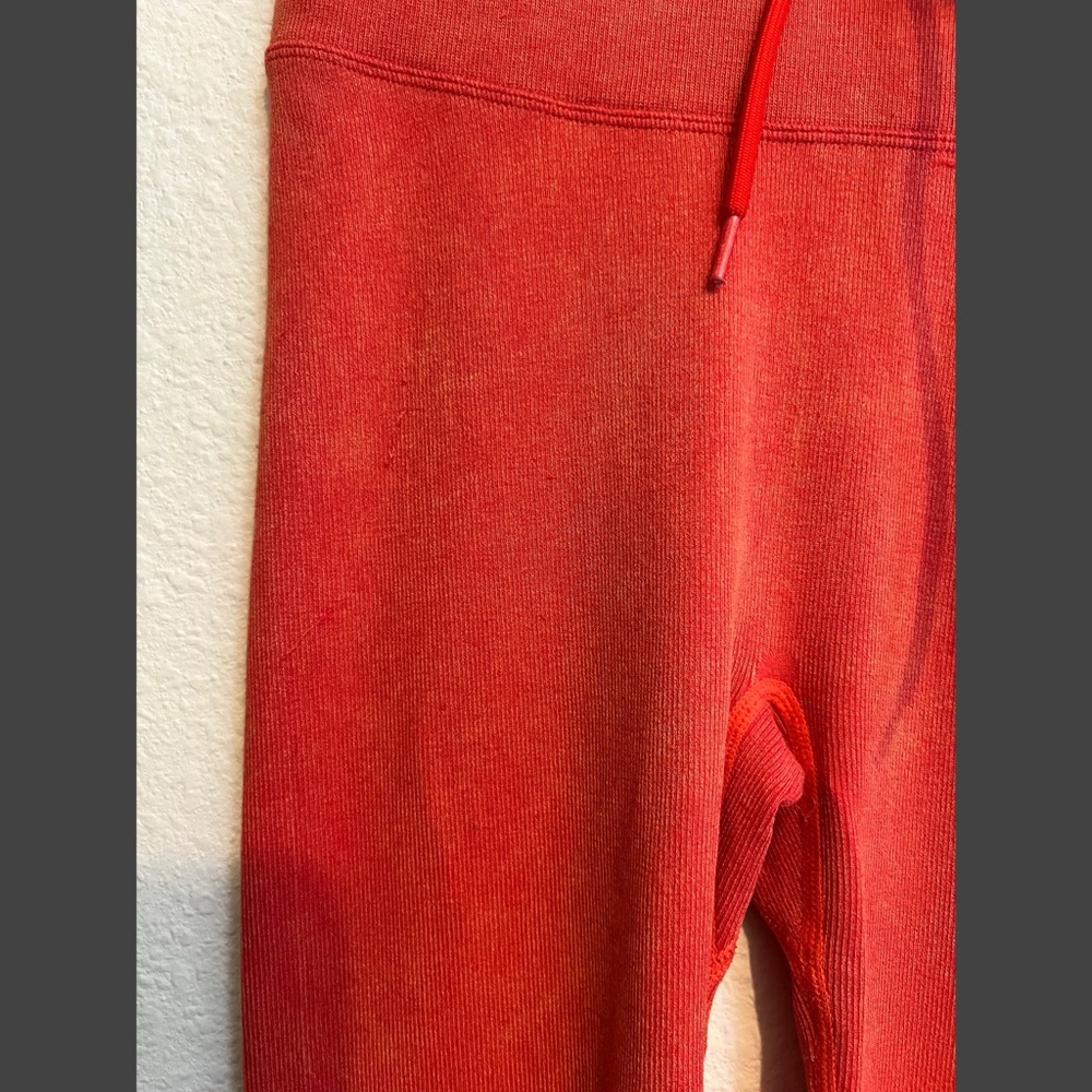 #1043 Free People Movement GoTo Leggings in Washed Red Alert XS/S - Picture 8 of 9
